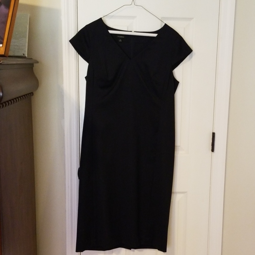 Dark navy professional dress. Size 8, worn once